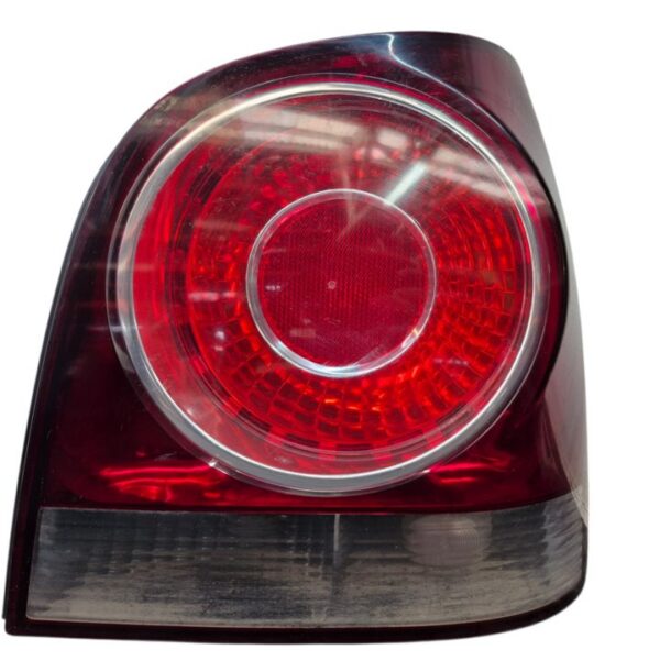 PILOTO TRASERO DERECHO VOLKSWAGEN POLO IV (9N1) [6Q6945096M]