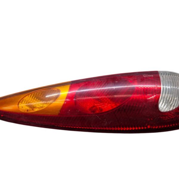 PILOTO TRASERO IZQUIERDO NISSAN ALMERA TINO (V10M) [89304090]