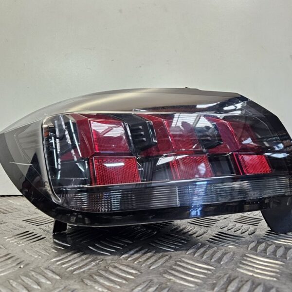 PILOTO TRASERO IZQUIERDO PEUGEOT 208 (P2) [9823216780]