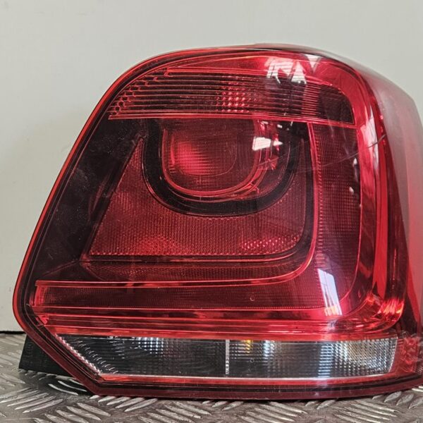 PILOTO TRASERO DERECHO VOLKSWAGEN POLO V (6R1) [6R0945096]