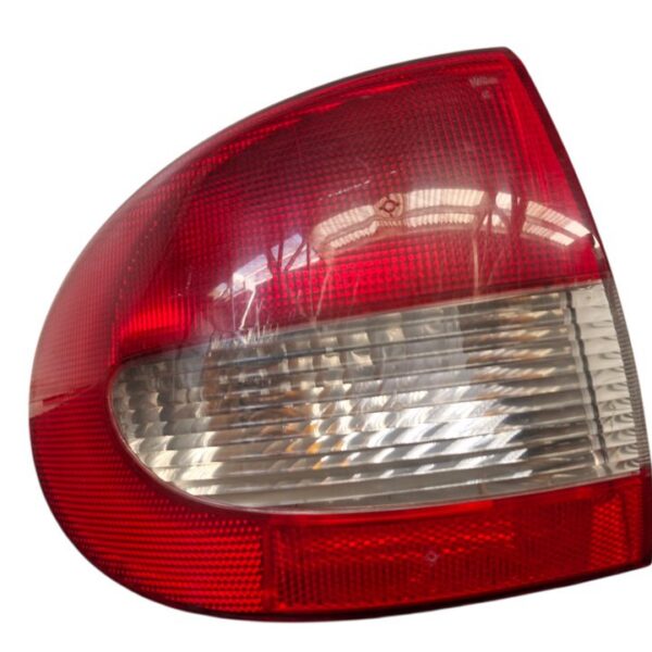 PILOTO TRASERO IZQUIERDO RENAULT MEGANE I CLASSIC (LA0) [7700428058]