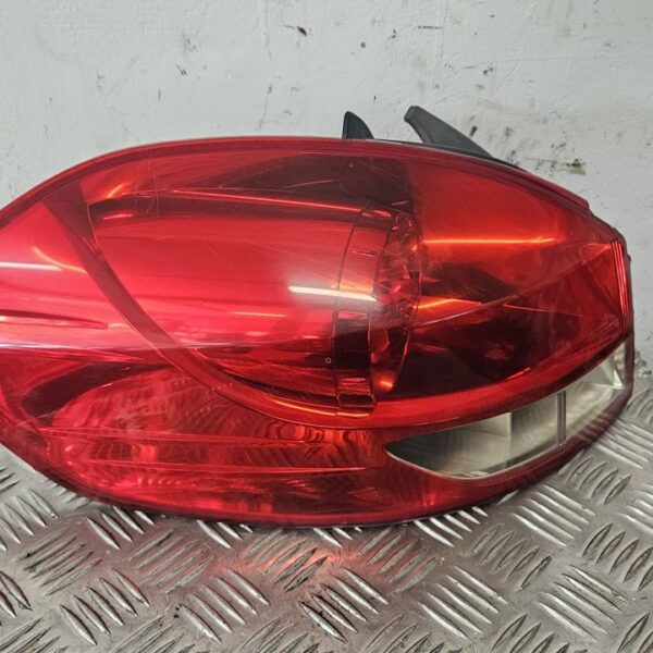 PILOTO TRASERO IZQUIERDO RENAULT CLIO III GRANDTOUR [8200586843]