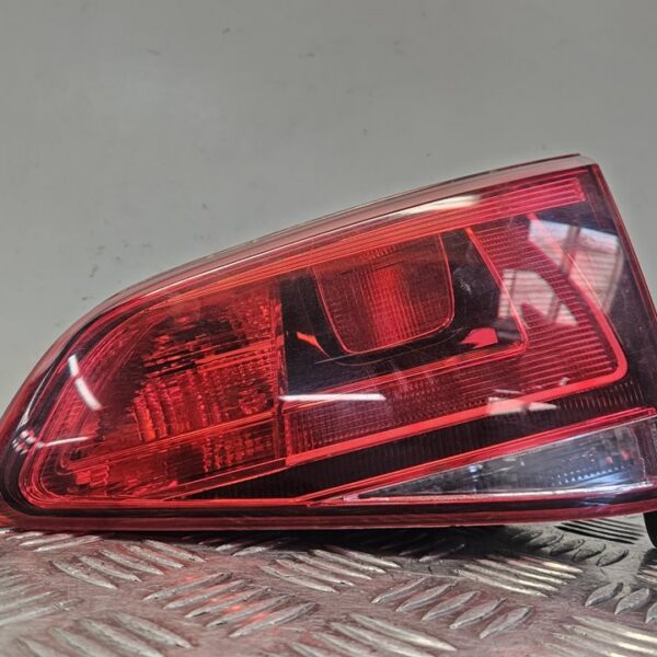 PILOTO TRASERO DERECHO INTERIOR VOLKSWAGEN GOLF VII VARIANT (BV5) [5G0945094AE]