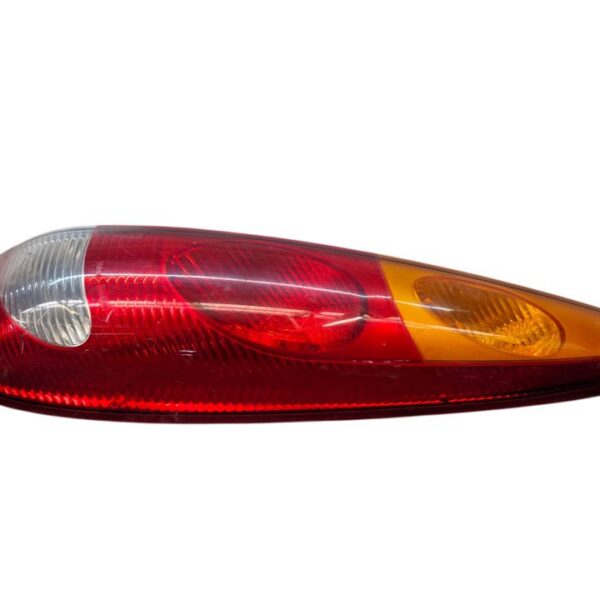 PILOTO TRASERO DERECHO NISSAN ALMERA TINO (V10M) [26550BU200]