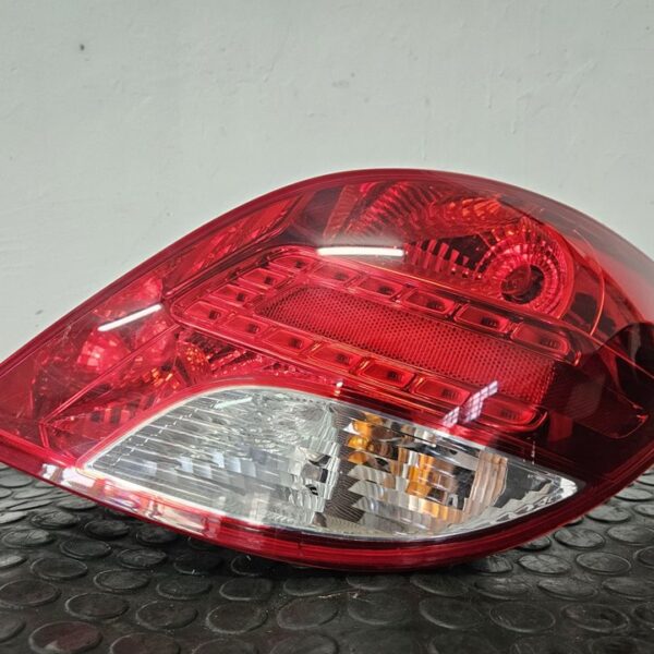 PILOTO TRASERO DERECHO PEUGEOT 207 [9686565980]
