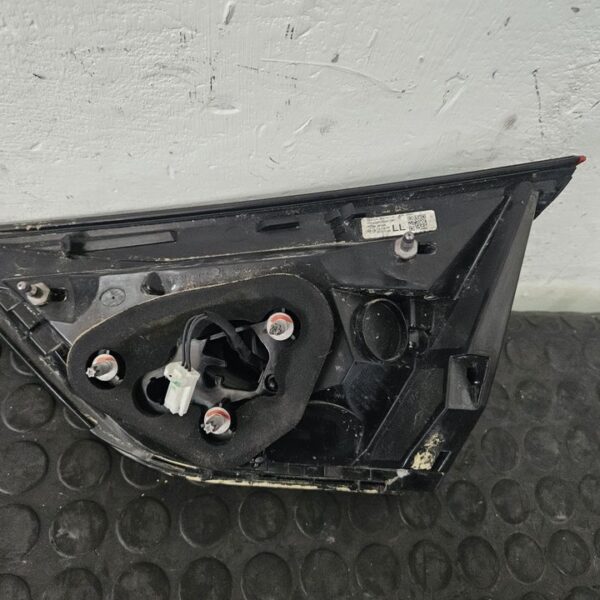 PILOTO TRASERO IZQUIERDO INTERIOR NISSAN JUKE (F16) [265556PA6A]