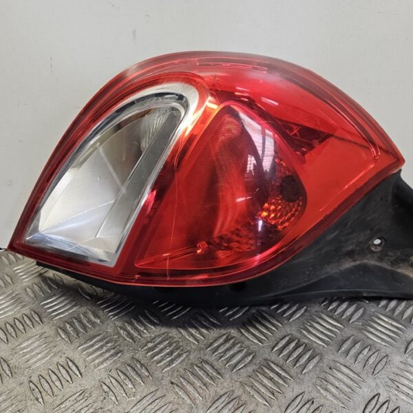 PILOTO TRASERO IZQUIERDO RENAULT CLIO III [8200886944]