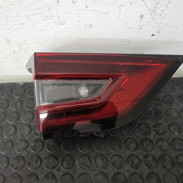 PILOTO TRASERO IZQUIERDO INTERIOR NISSAN JUKE (F16) [265556PA6A]