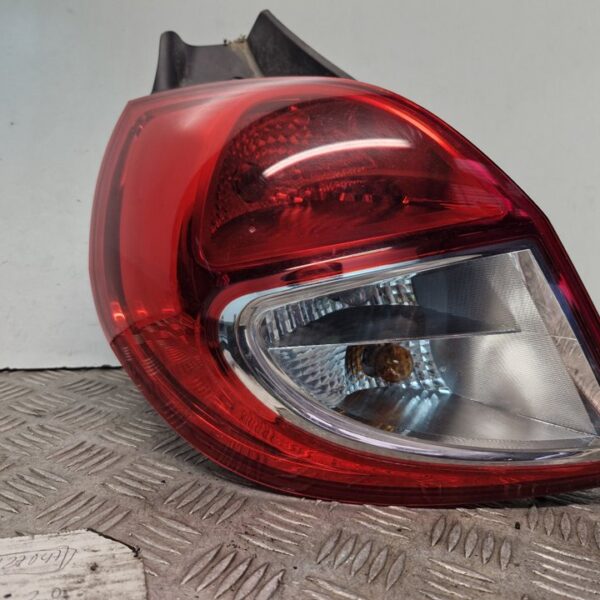 PILOTO TRASERO IZQUIERDO RENAULT CLIO III [8200886944]